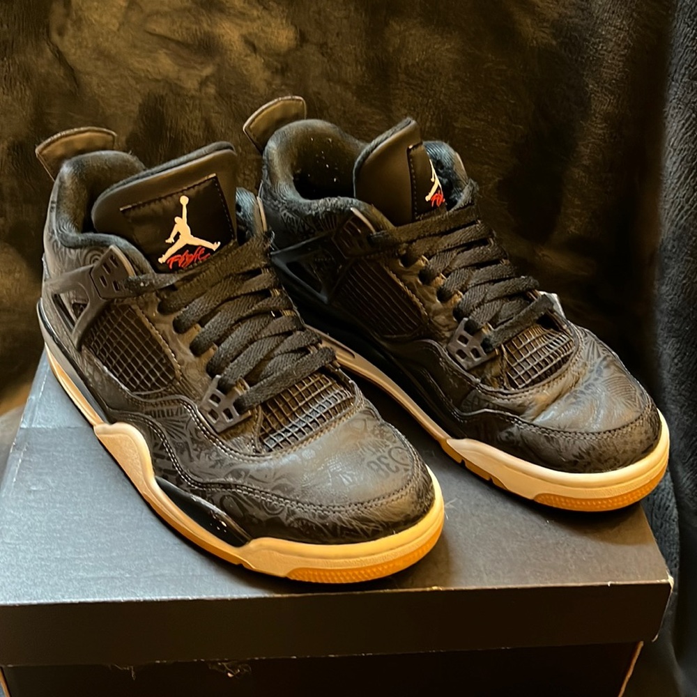 Air Jordan 4 Retro SE (GS) size 7y